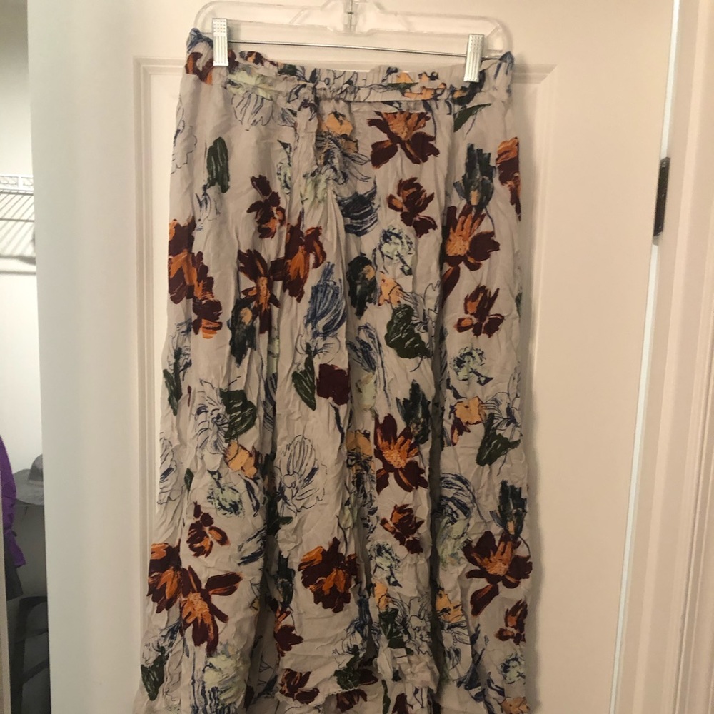 Hi lo floral skirt and a medium